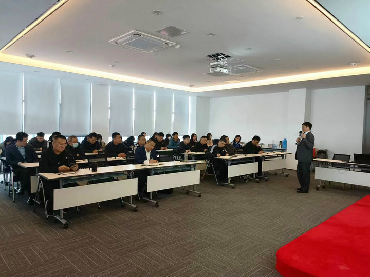 集團(tuán)公司舉辦合同實務(wù)法律知識專題培訓(xùn)